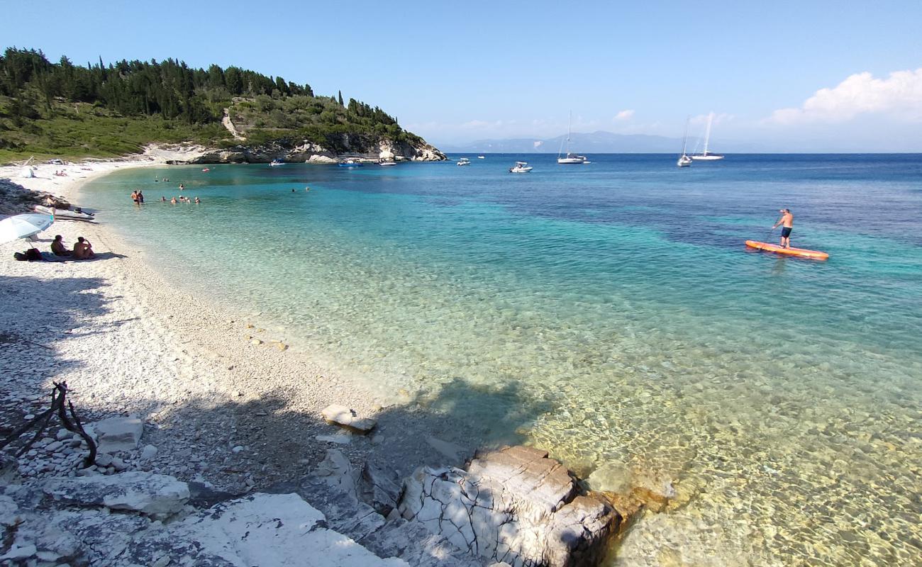 Kipiadi Beach'in fotoğrafı bej çakıl yüzey ile