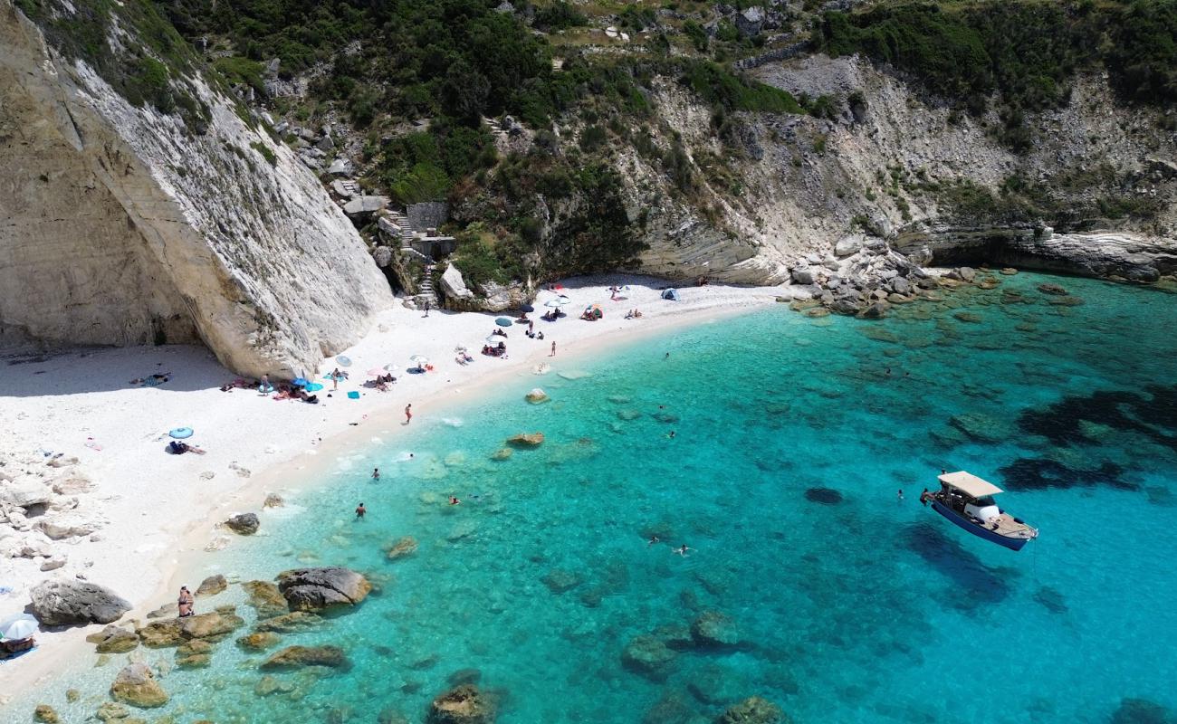 Erimitis Beach'in fotoğrafı kayalık arazi yüzey ile