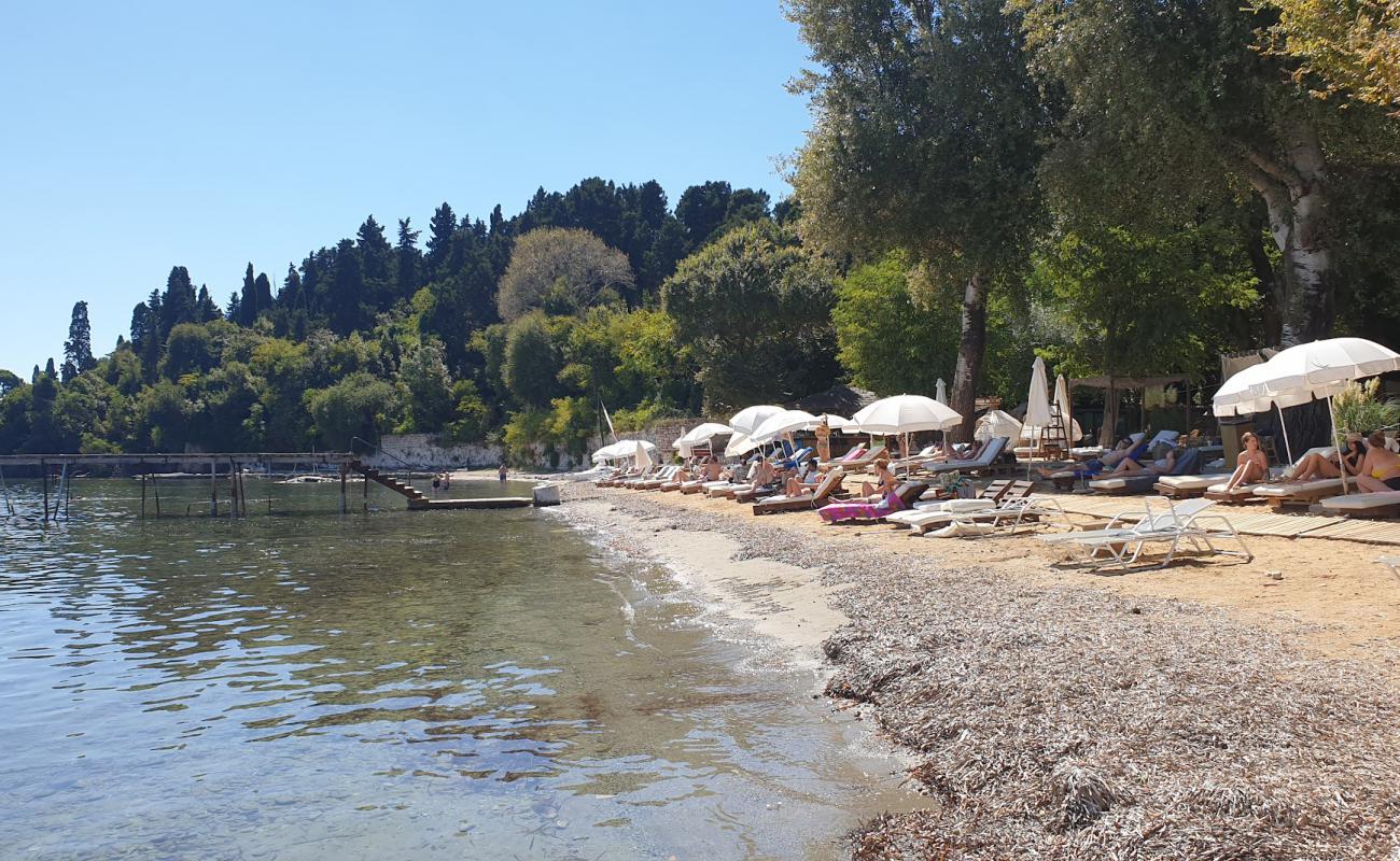 Mon Repos Beach'in fotoğrafı açık bej kum yüzey ile