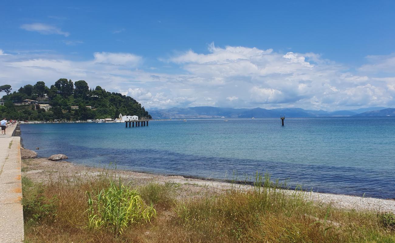 Pontikonisi Beach'in fotoğrafı küçük gri çakıllar yüzey ile