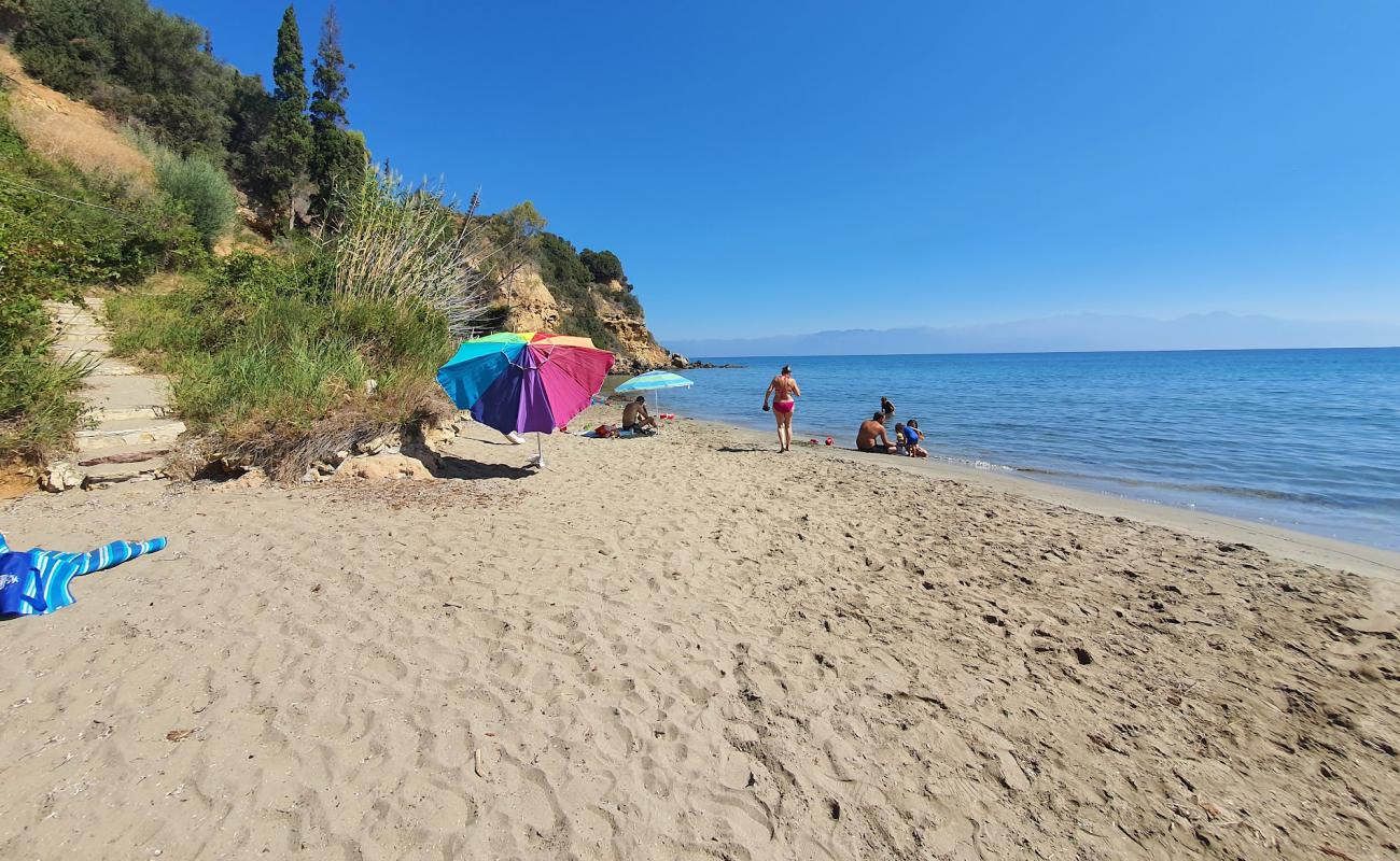 Kolonides Beach'in fotoğrafı açık bej kum yüzey ile
