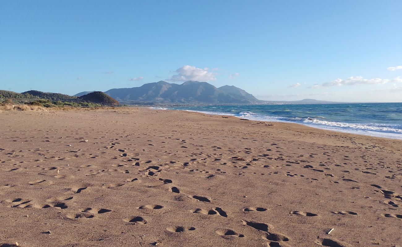 Agiannakis Beach'in fotoğrafı açık bej kum yüzey ile