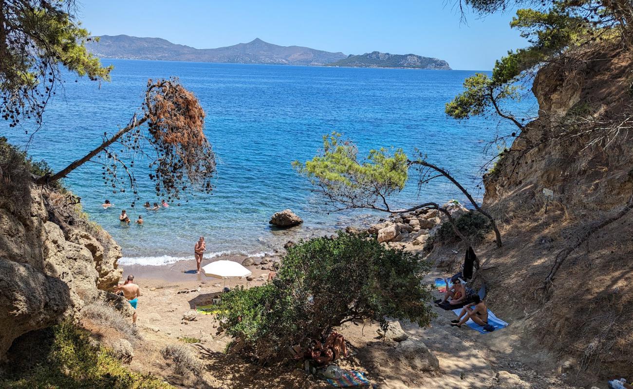 Skliri Beach'in fotoğrafı açık bej kum yüzey ile