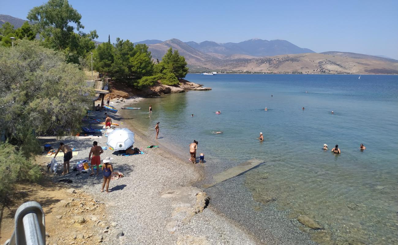 Kentri Beach'in fotoğrafı gri çakıl taşı yüzey ile