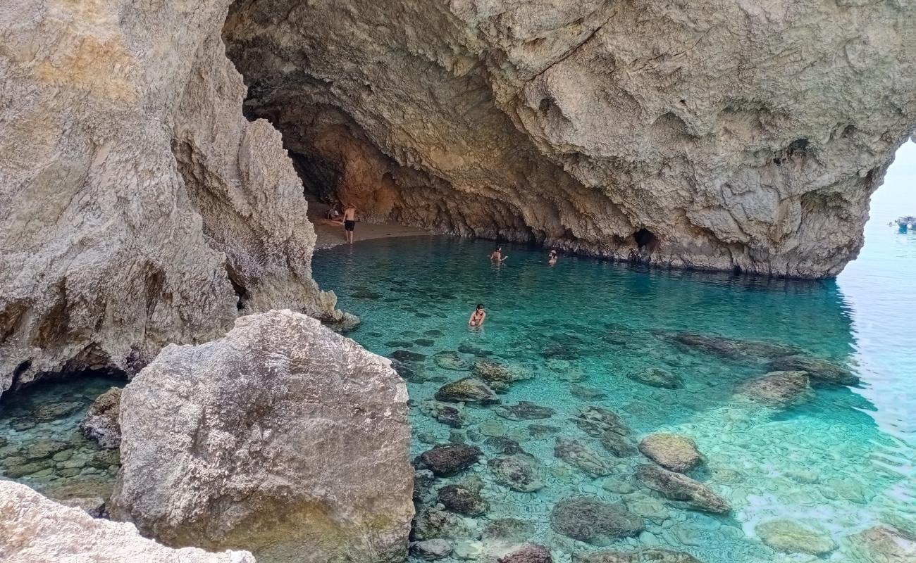 Cave of the Seal'in fotoğrafı kayalık arazi yüzey ile