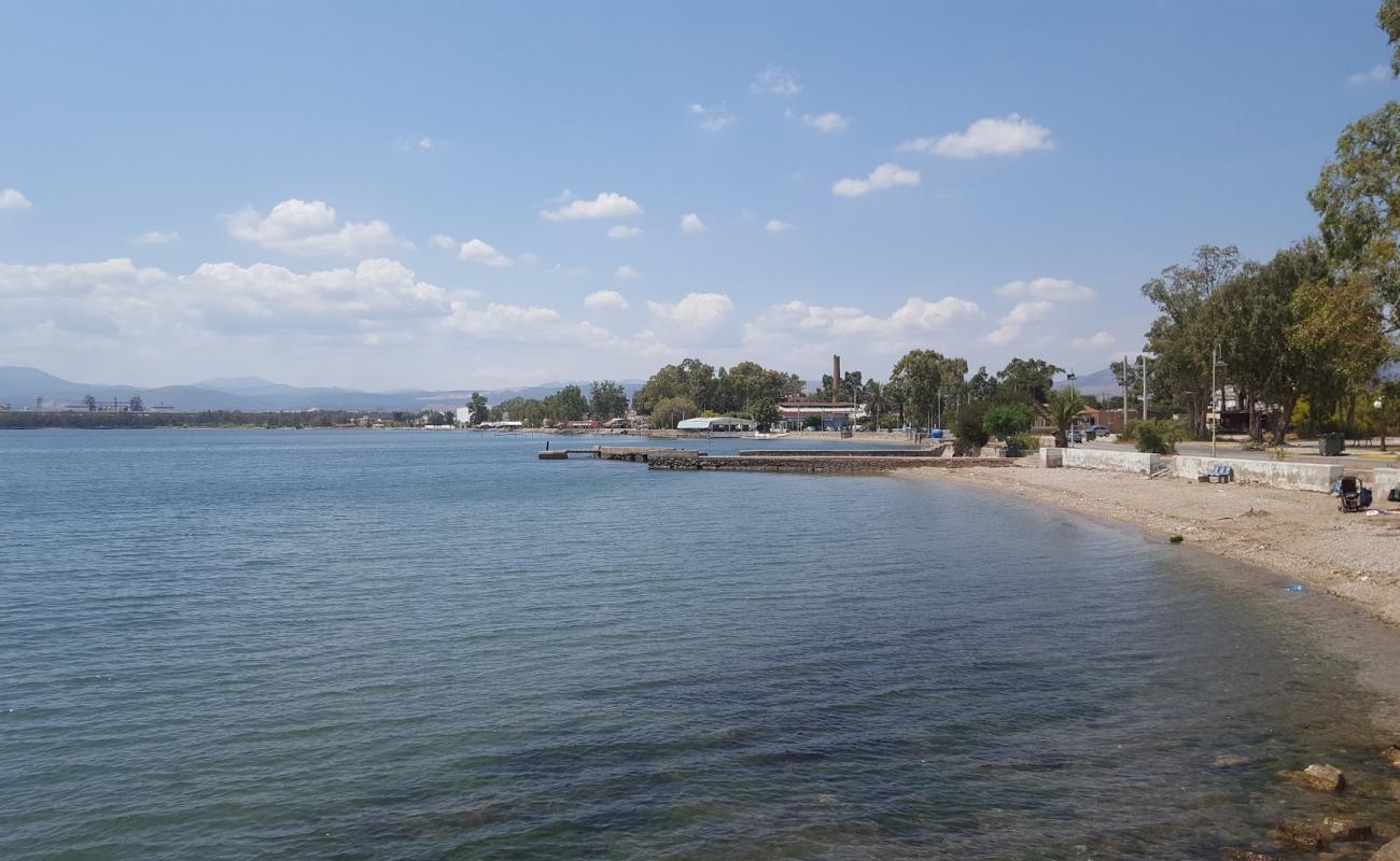 Louzitania Beach'in fotoğrafı küçük gri çakıllar yüzey ile