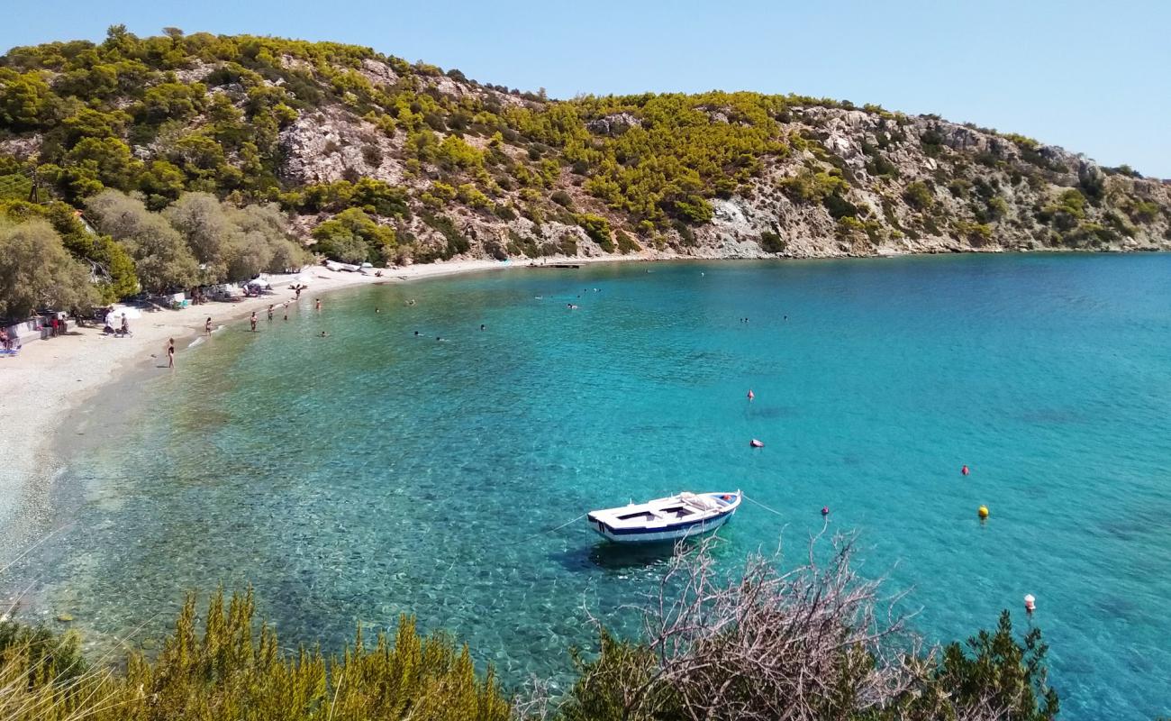 Kolones Faros Beach'in fotoğrafı gri çakıl taşı yüzey ile