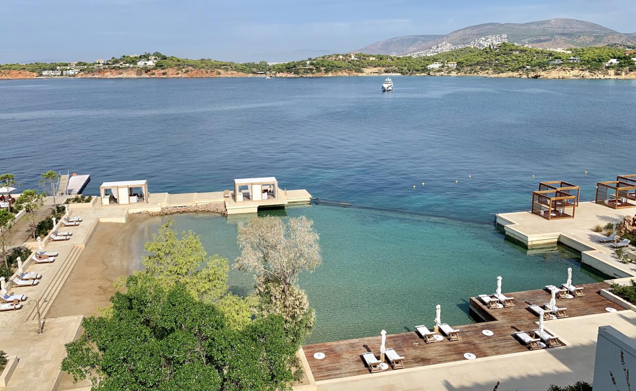 Apollonos Beach'in fotoğrafı açık bej kum yüzey ile