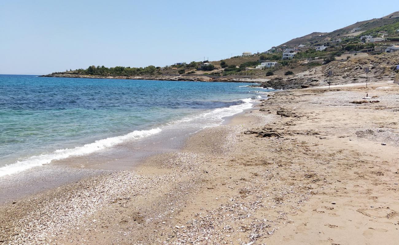 Pefka Beach'in fotoğrafı bej kum ve çakıl yüzey ile