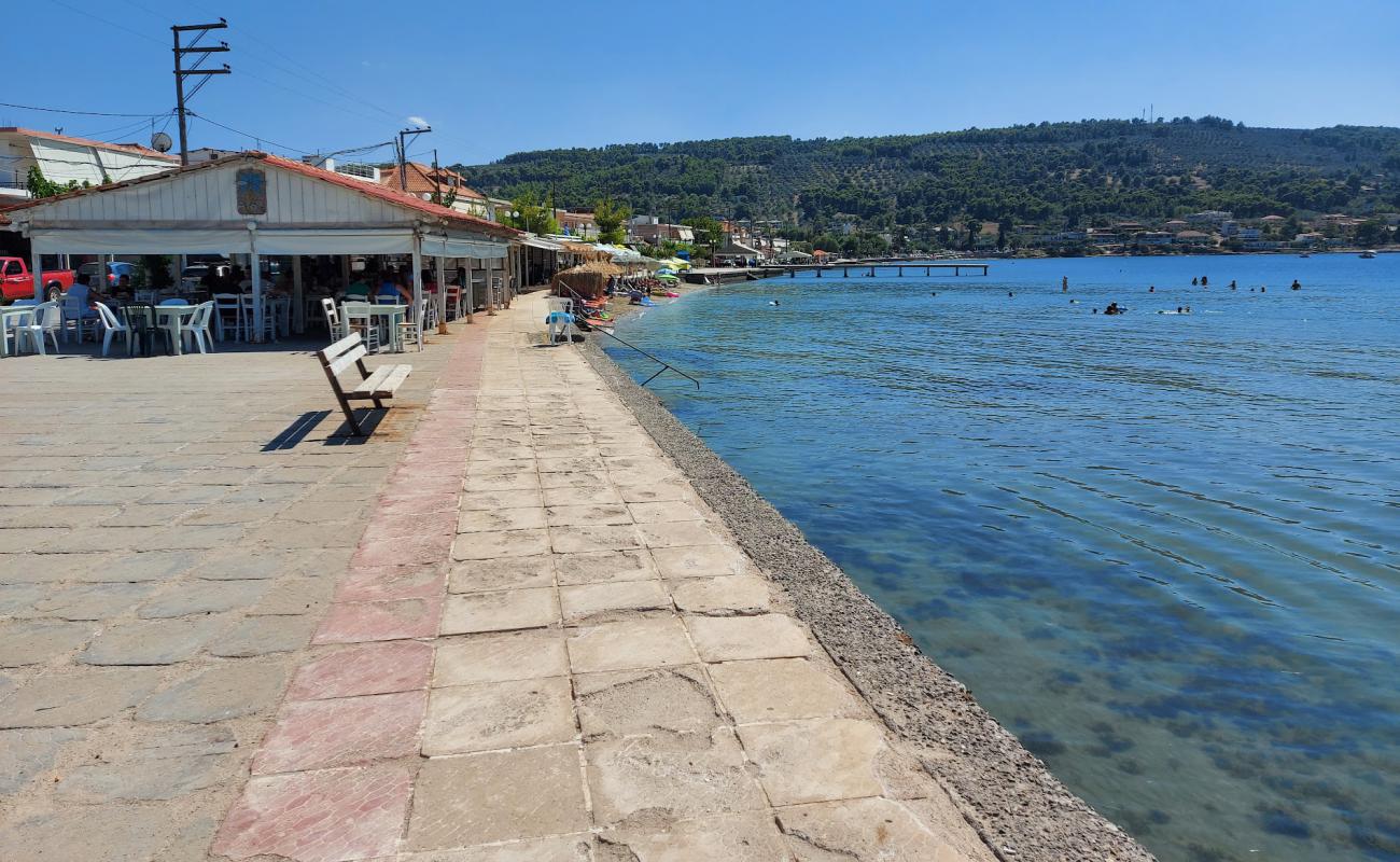 Theologos Beach'in fotoğrafı gri kum yüzey ile