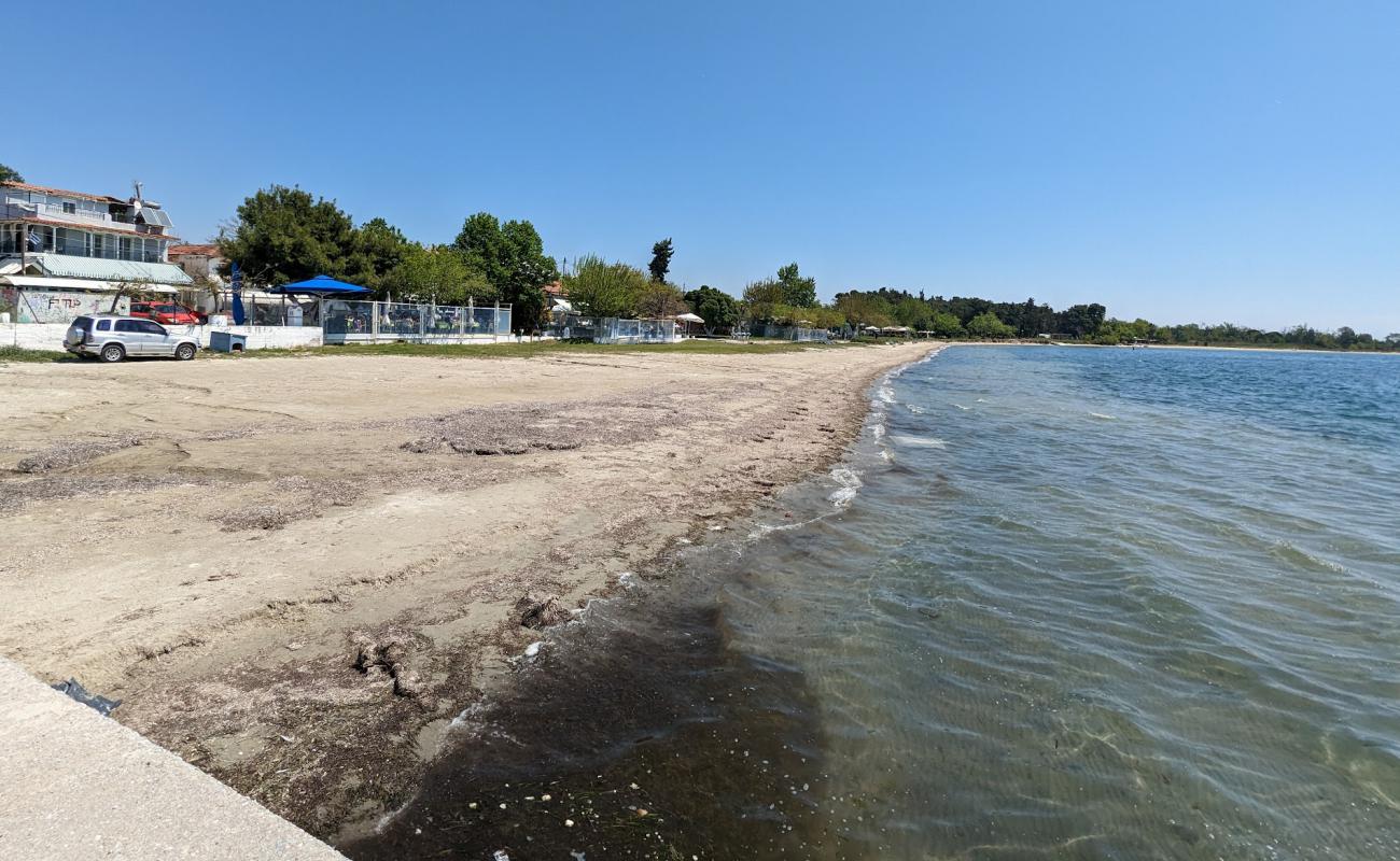 Epanomi Beach'in fotoğrafı gri kum yüzey ile