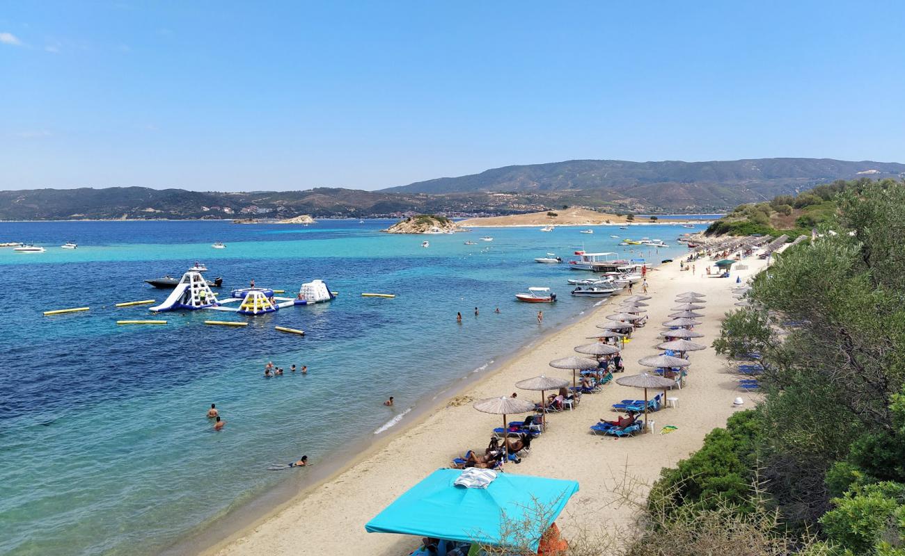 Drenia Beach'in fotoğrafı açık bej kum yüzey ile