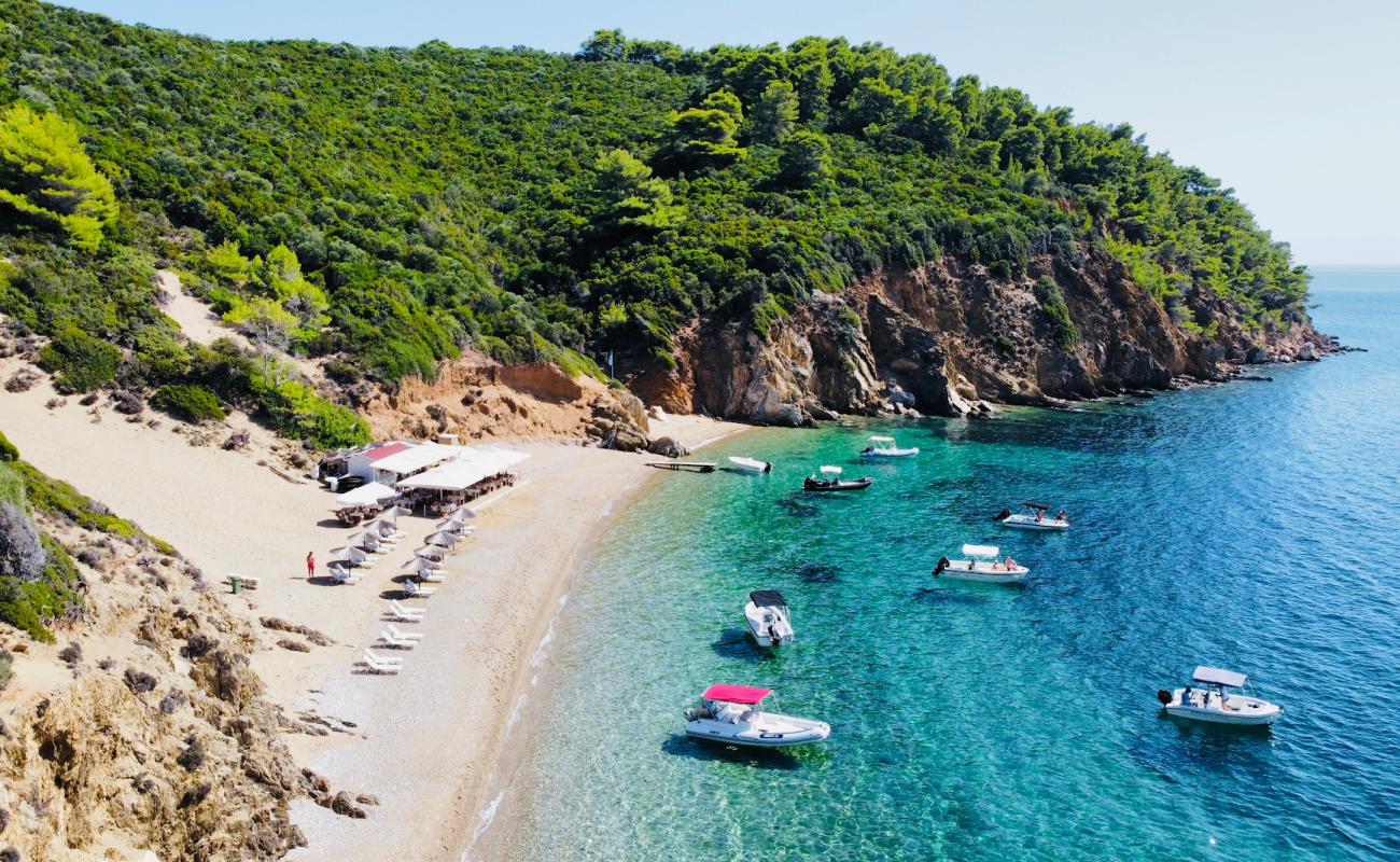Arkos Beach'in fotoğrafı küçük bej çakıl yüzey ile