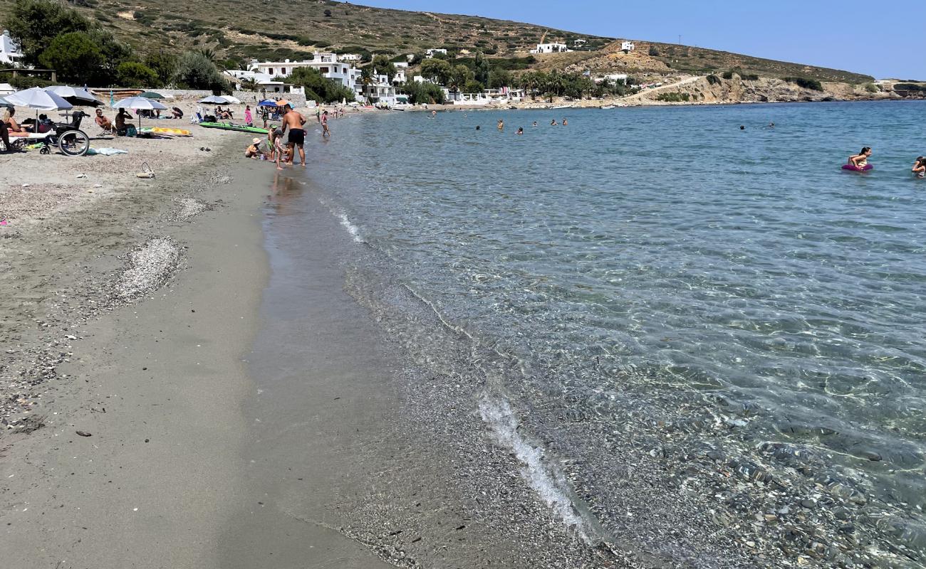 Aspous Beach'in fotoğrafı gri kum yüzey ile