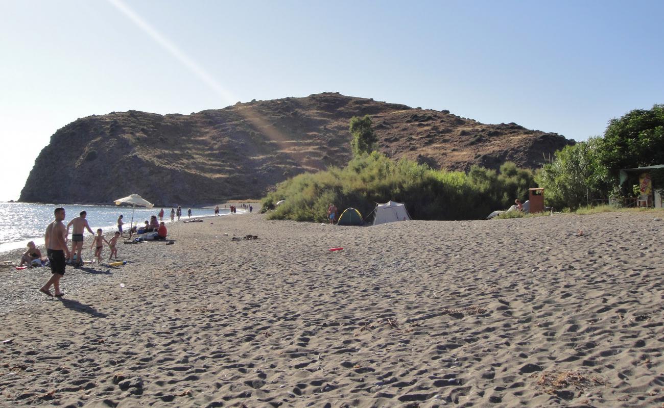Paralia Agia Markella'in fotoğrafı gri kum ve çakıllar yüzey ile