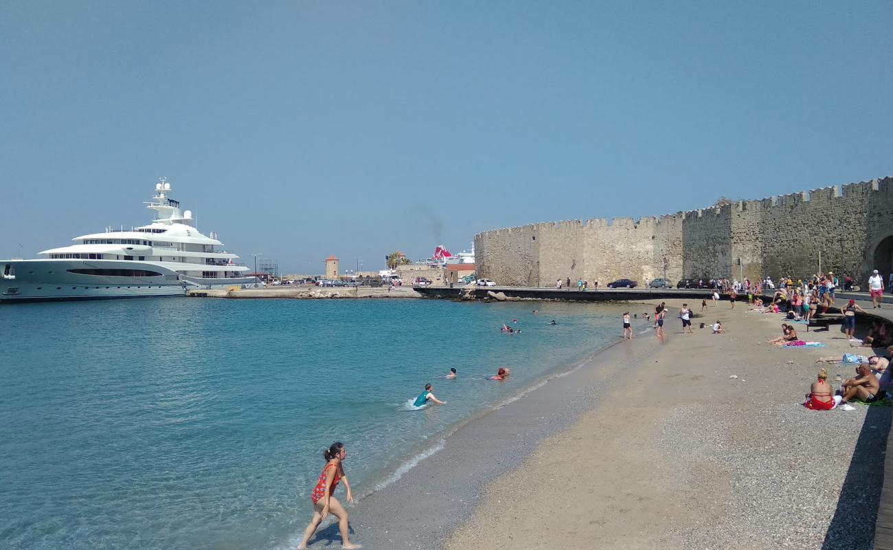 Sachtouri Beach'in fotoğrafı açık bej kum yüzey ile