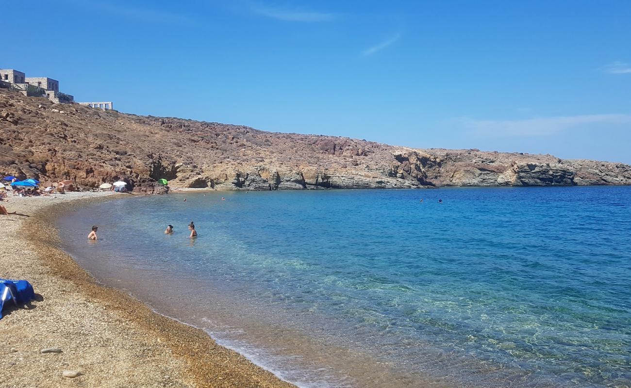 Lia Beach'in fotoğrafı gri kum ve çakıllar yüzey ile