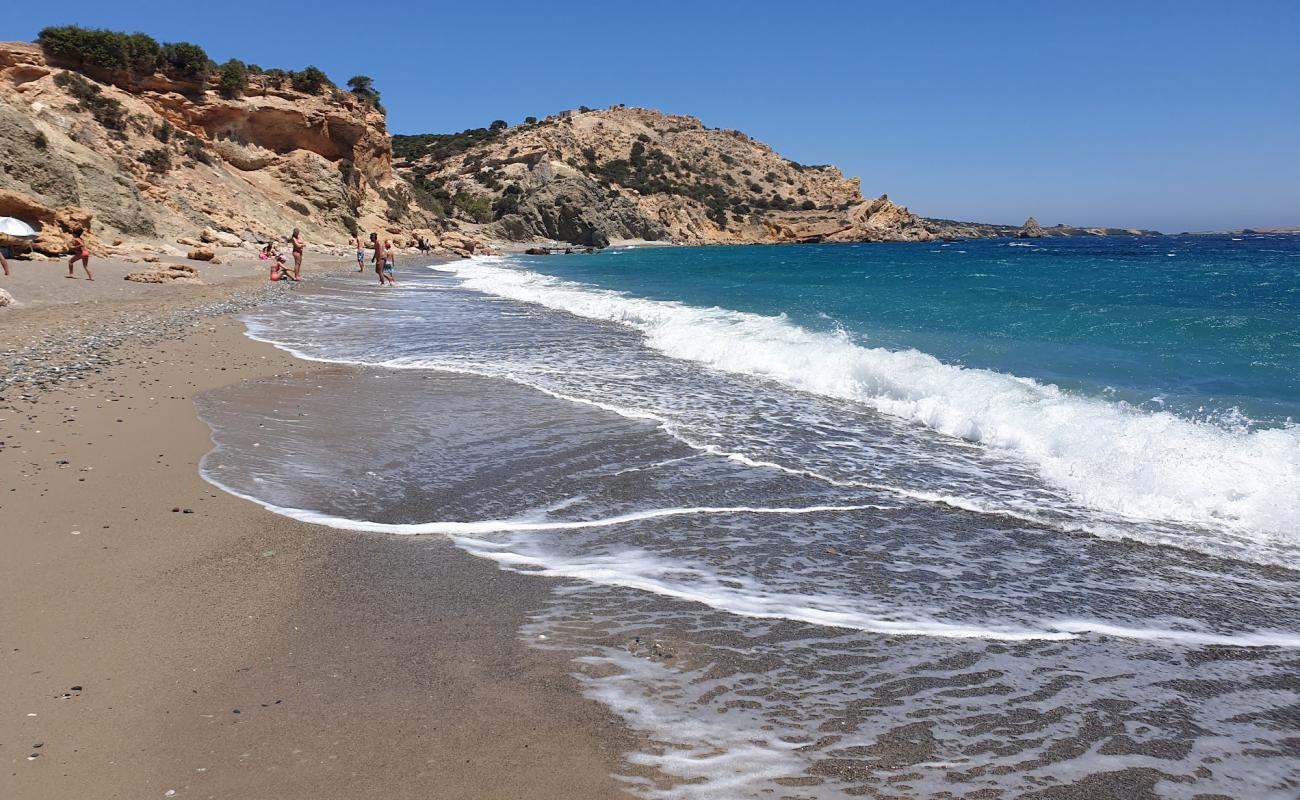 Nero Beach'in fotoğrafı gri kum yüzey ile