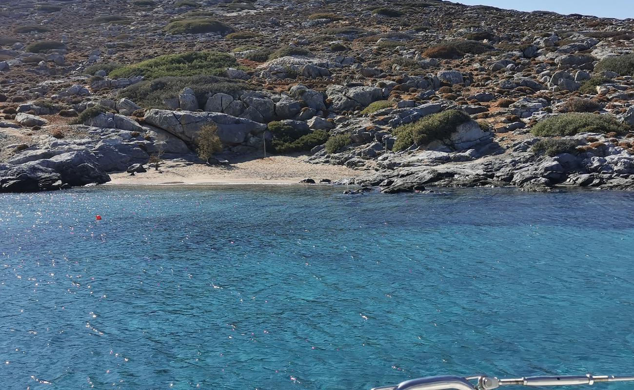 Analipsi Beach'in fotoğrafı açık bej kum yüzey ile
