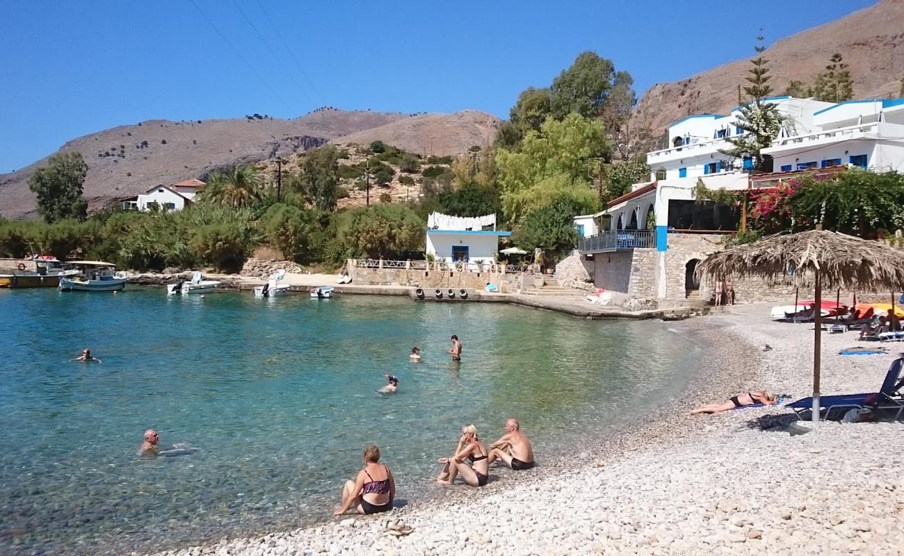 Paralia Finika'in fotoğrafı bej çakıl yüzey ile