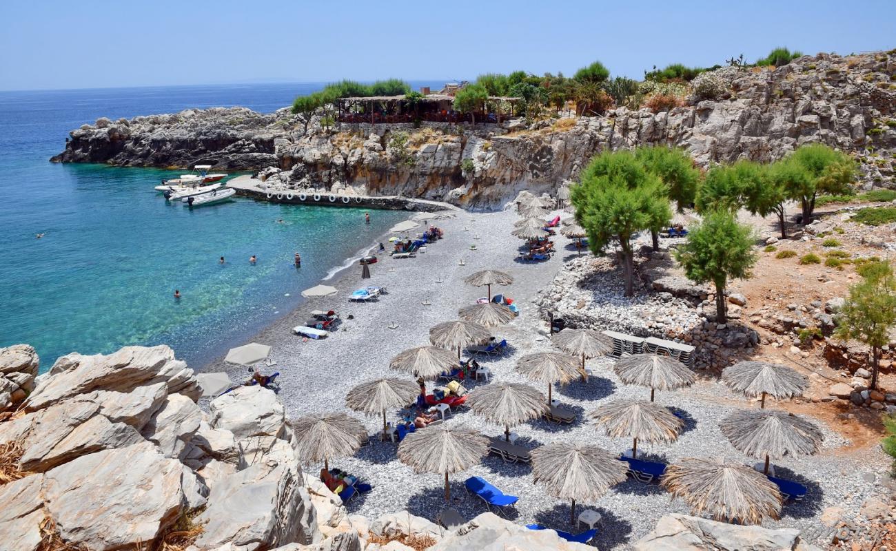 Marmara Beach'in fotoğrafı gri çakıl taşı yüzey ile