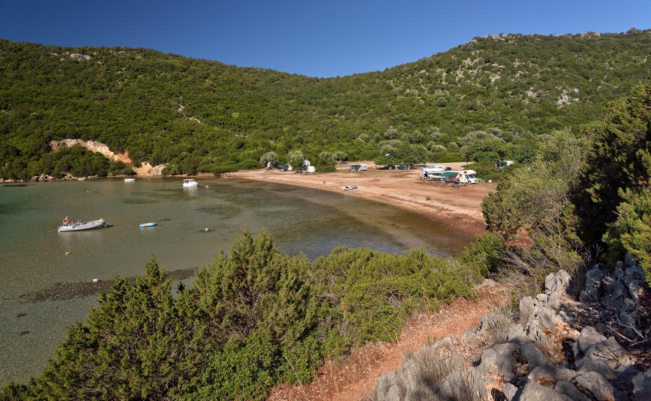 Marathias Beach'in fotoğrafı açık bej kum yüzey ile