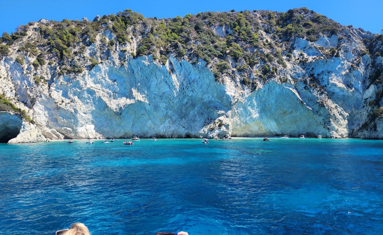Marathonisi Caves'in fotoğrafı bej çakıl yüzey ile