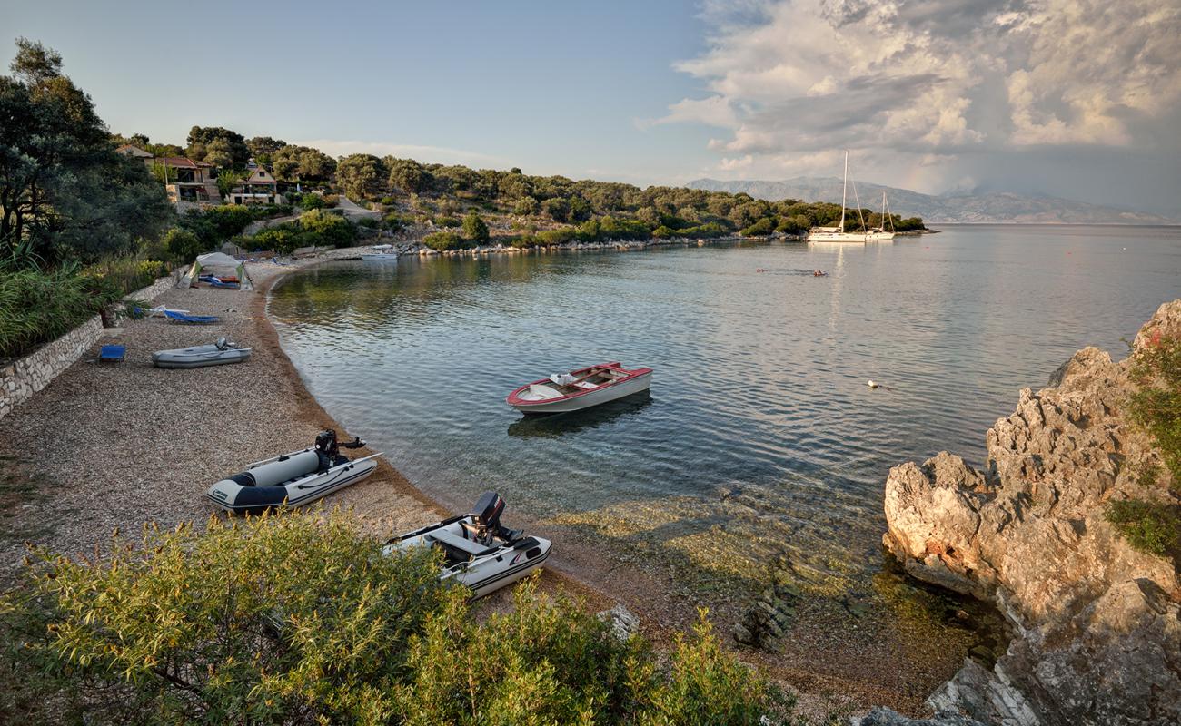 Elia Beach'in fotoğrafı bej çakıl yüzey ile