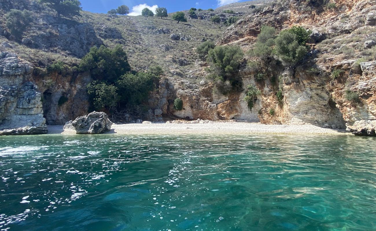 Sikidi Beach'in fotoğrafı bej çakıl yüzey ile