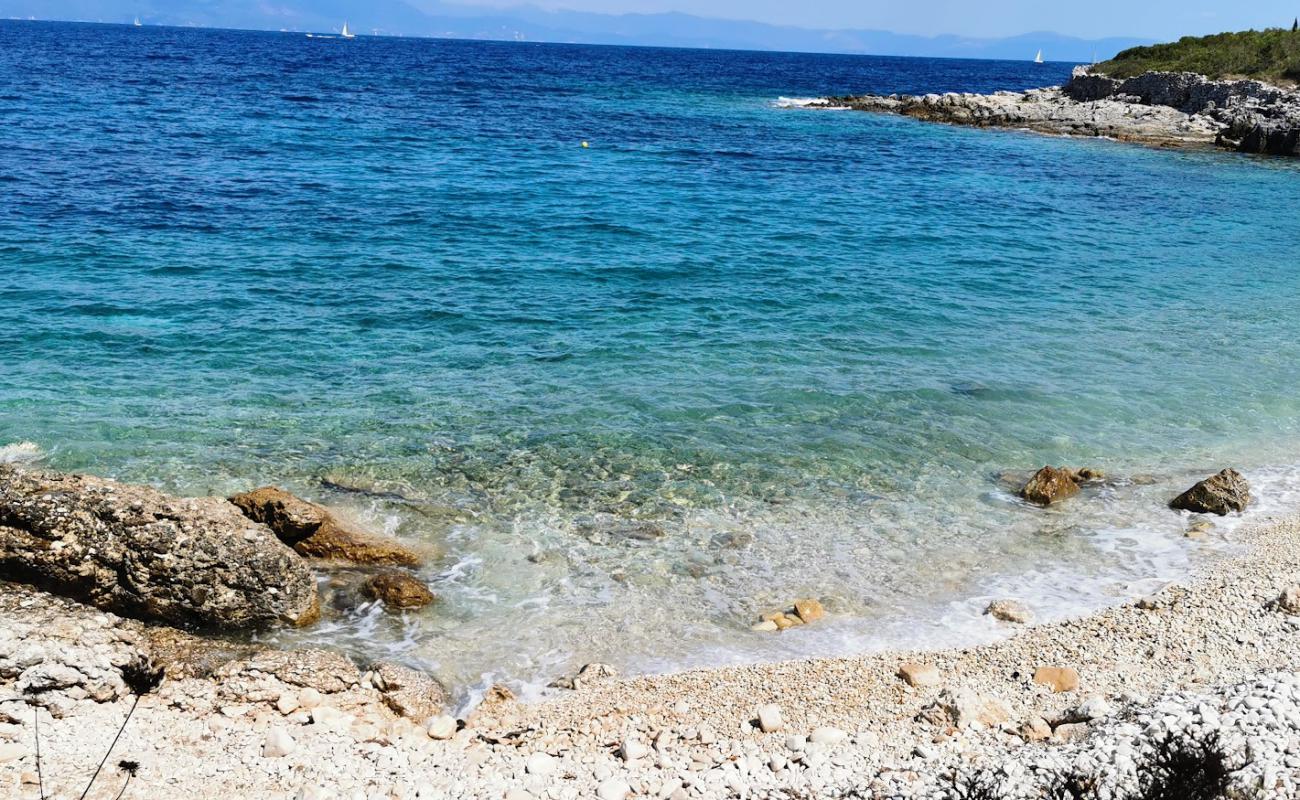 Paralia Alati'in fotoğrafı bej çakıl yüzey ile