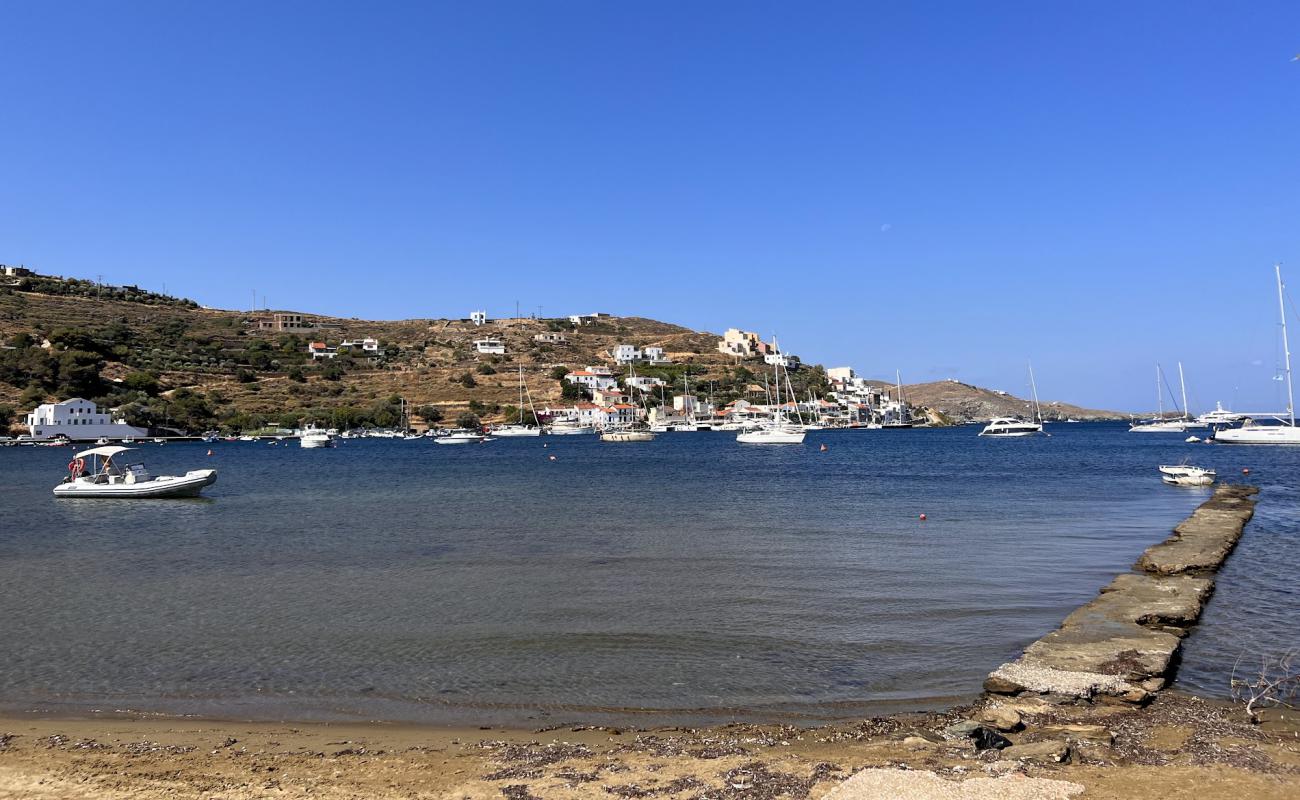 Vourkari Beach'in fotoğrafı açık bej kum yüzey ile