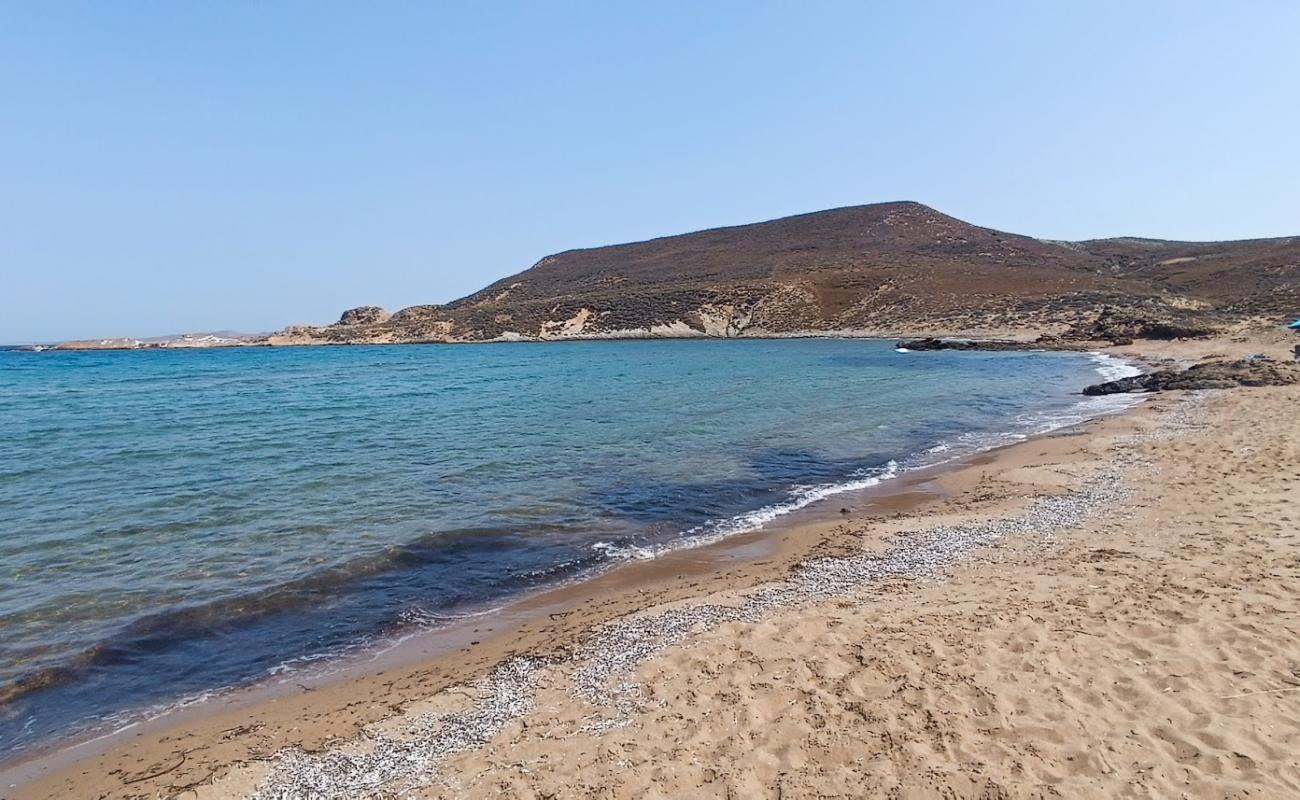 Pigadeli Beach'in fotoğrafı açık bej kum yüzey ile