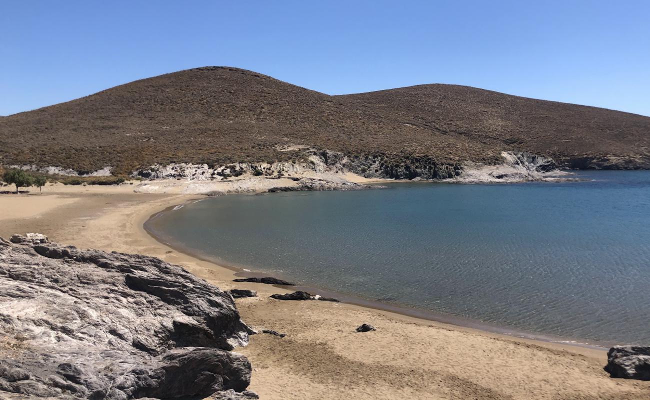 Beach Megali Ammos'in fotoğrafı açık bej kum yüzey ile