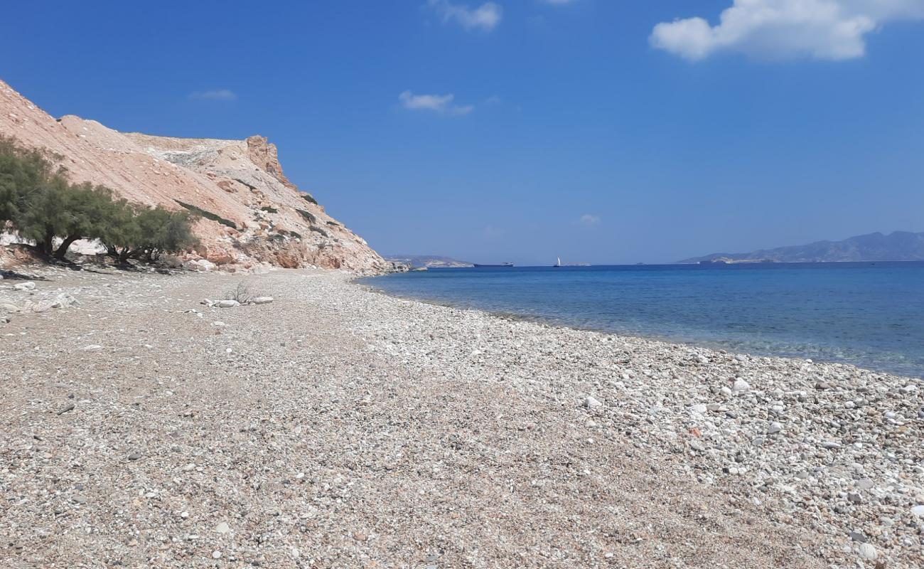 Tria Pigadia Beach'in fotoğrafı gri çakıl taşı yüzey ile