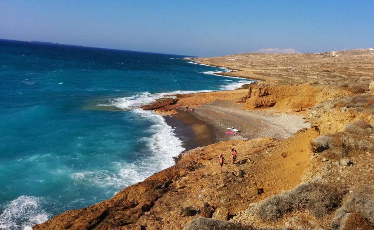 Paralia Antiperatos'in fotoğrafı gri kum ve çakıllar yüzey ile