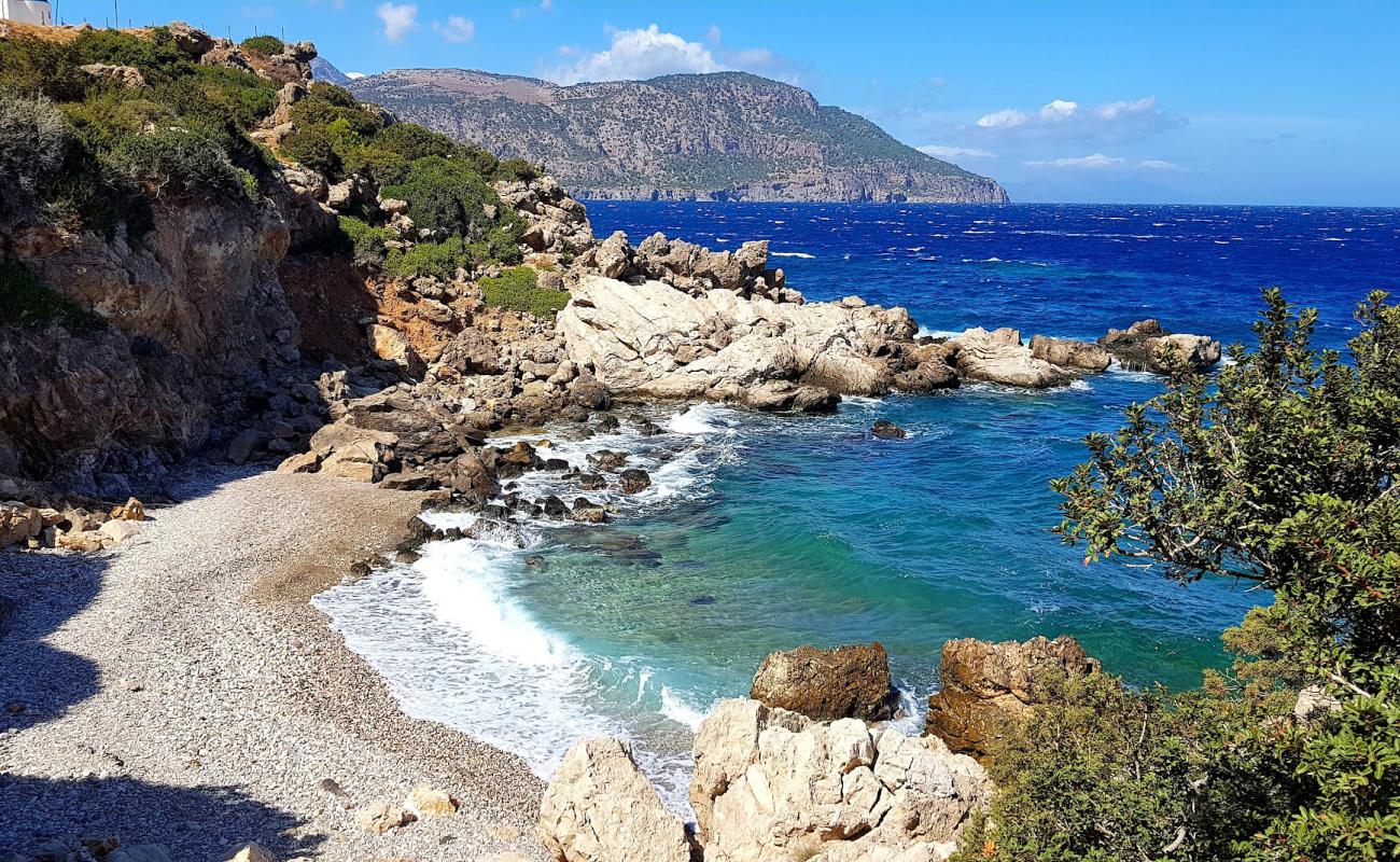 Agios Petros Beach'in fotoğrafı kayalık arazi yüzey ile
