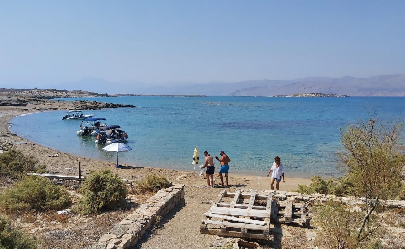 Pigadi beach'in fotoğrafı küçük gri çakıllar yüzey ile