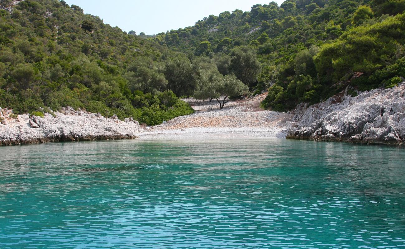Kokkalias Beach'in fotoğrafı bej çakıl yüzey ile