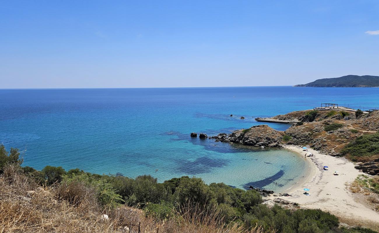 Agiasmataki Beach'in fotoğrafı açık bej kum yüzey ile