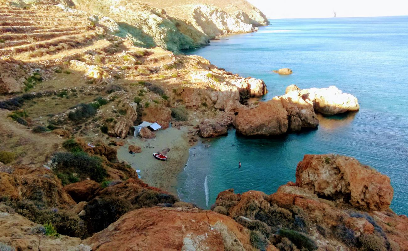 Paralia Katalimatsa'in fotoğrafı kayalık arazi yüzey ile