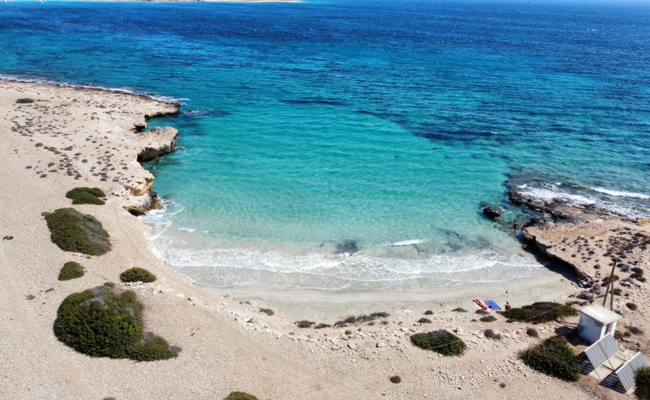 Hawaii Beach'in fotoğrafı açık bej kum yüzey ile