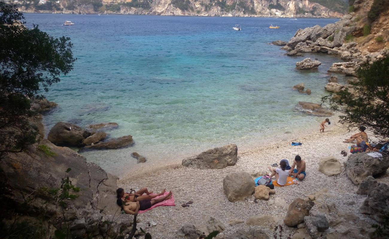 Glyko Beach'in fotoğrafı kayalık arazi yüzey ile