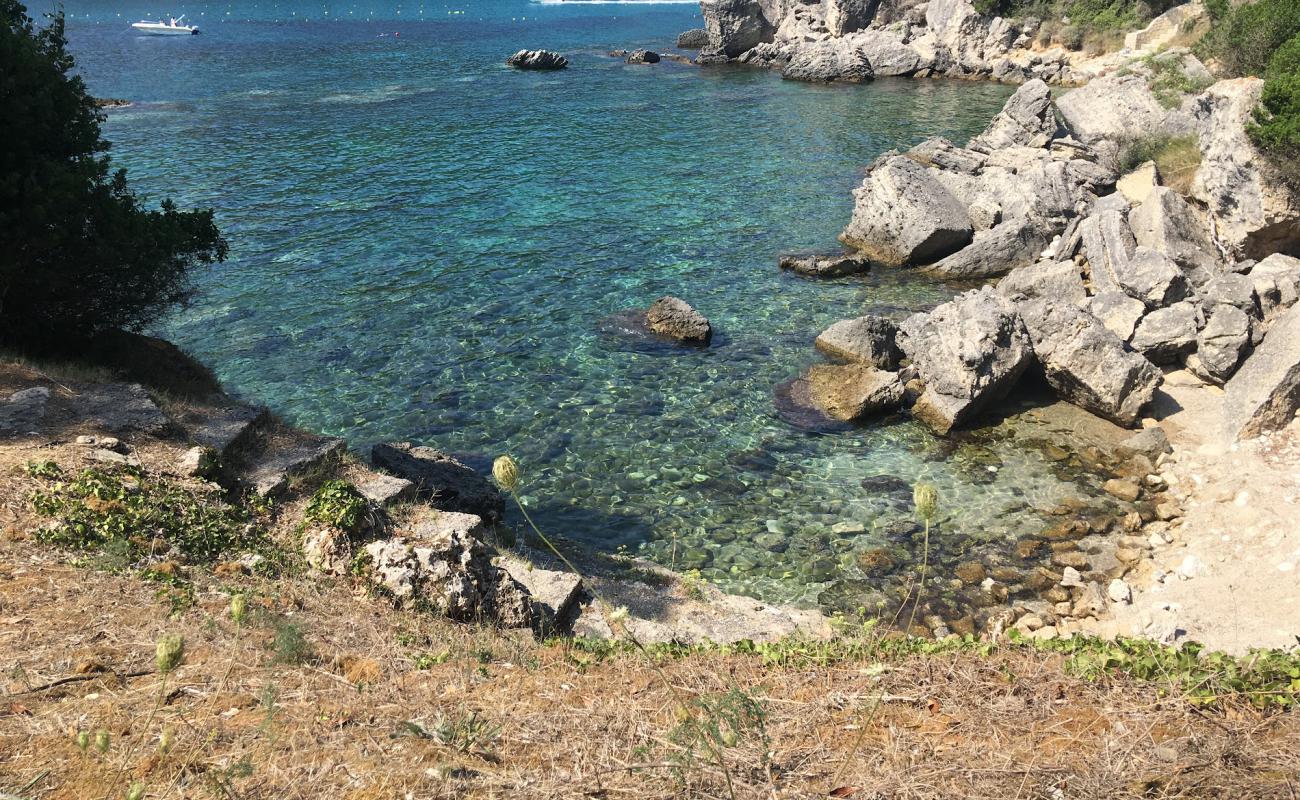 Polyos Beach'in fotoğrafı kayalık arazi yüzey ile