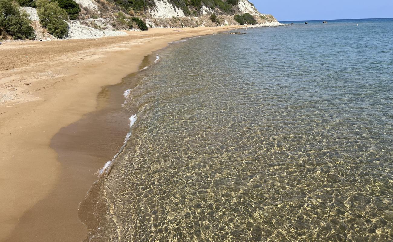 Arvanitiko Beach'in fotoğrafı açık bej kum yüzey ile