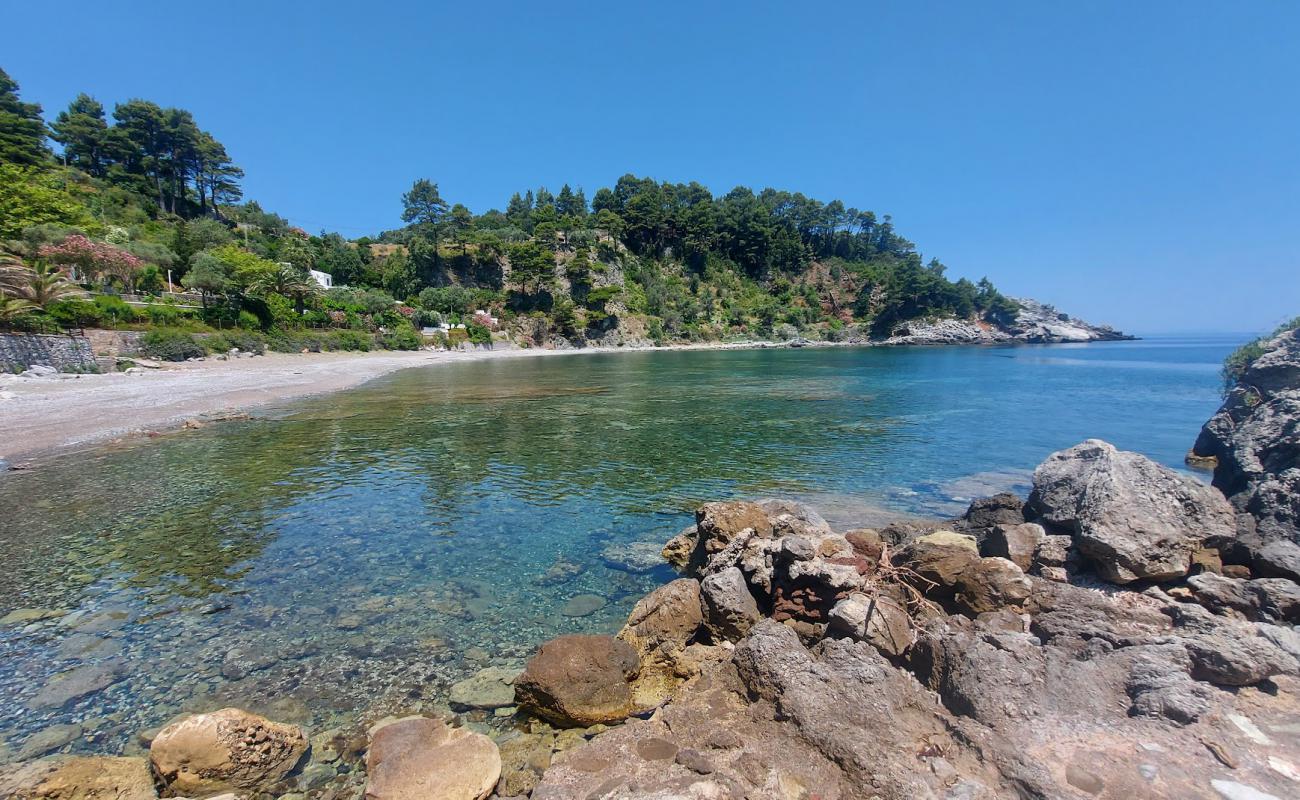 Kastri Beach'in fotoğrafı taşlı kum yüzey ile