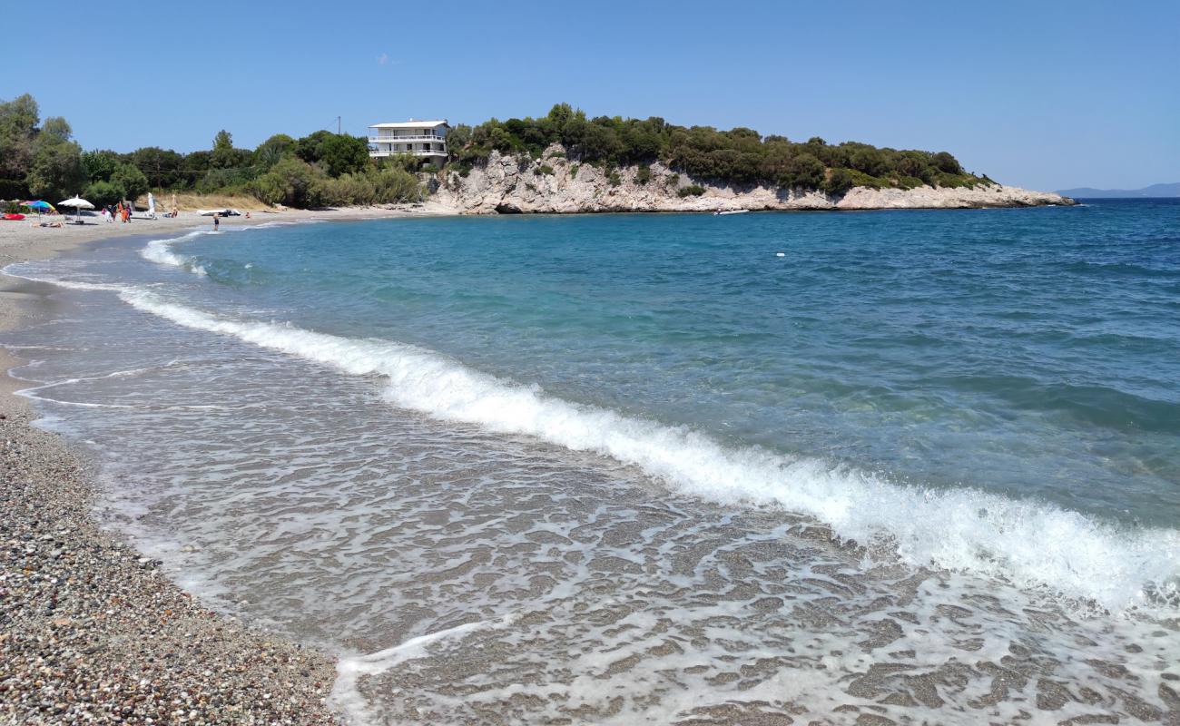 Myrokhorafo Beach'in fotoğrafı küçük gri çakıllar yüzey ile