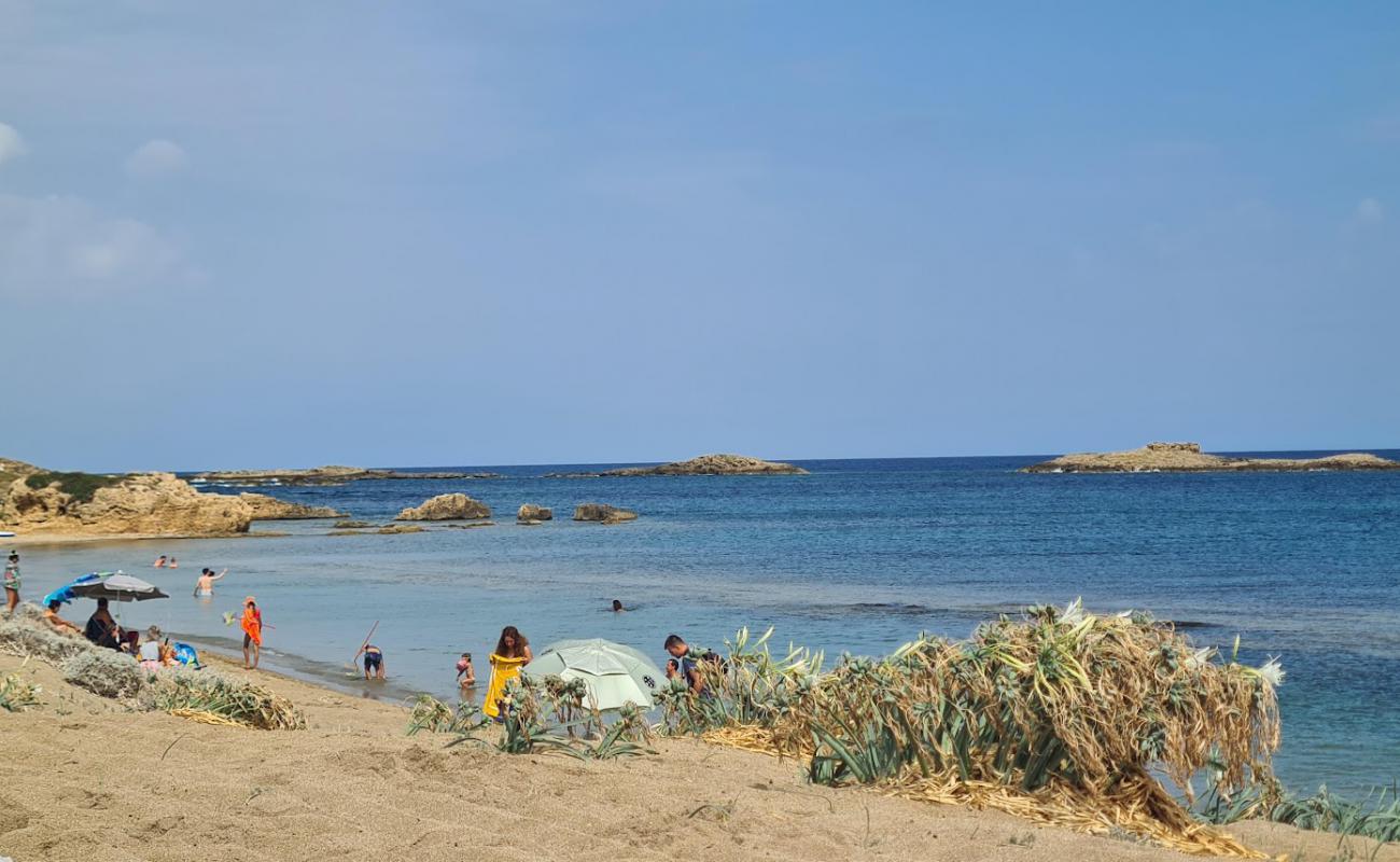 Pouria Beach'in fotoğrafı açık bej kum yüzey ile