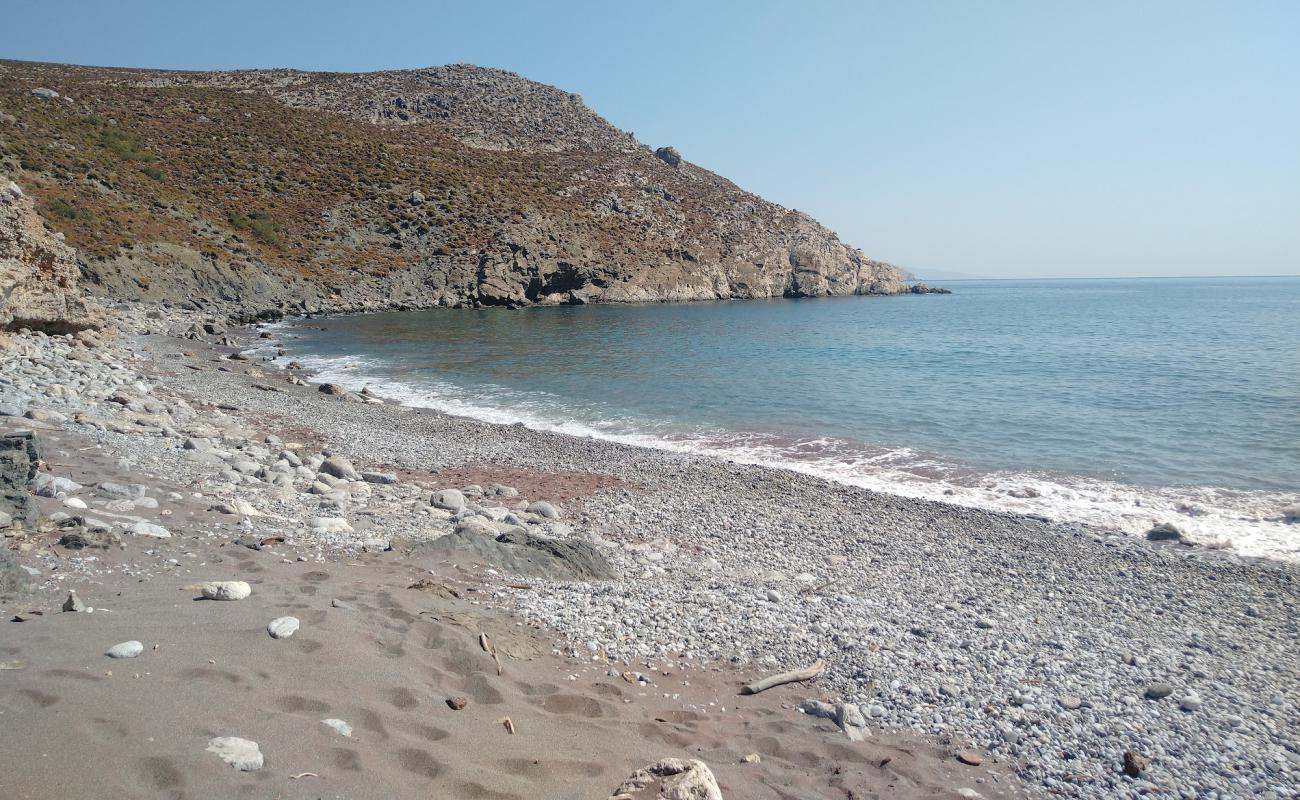 Saint Peter Beach'in fotoğrafı gri çakıl taşı yüzey ile
