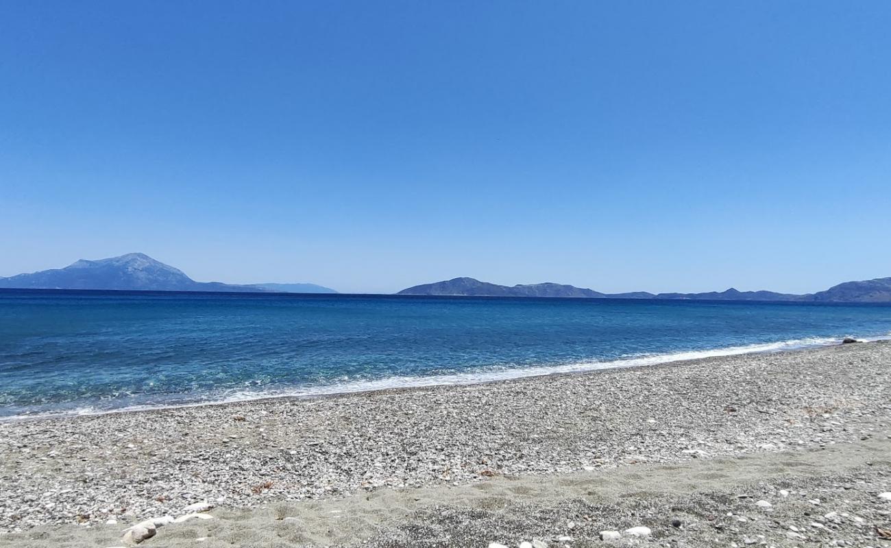 Lakkoma Nudist Beach'in fotoğrafı gri çakıl taşı yüzey ile