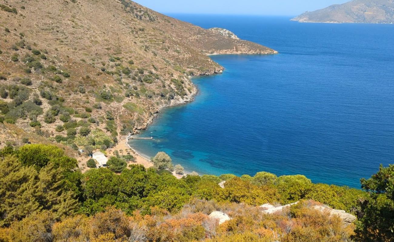 Koumara Beach'in fotoğrafı küçük bej çakıl yüzey ile